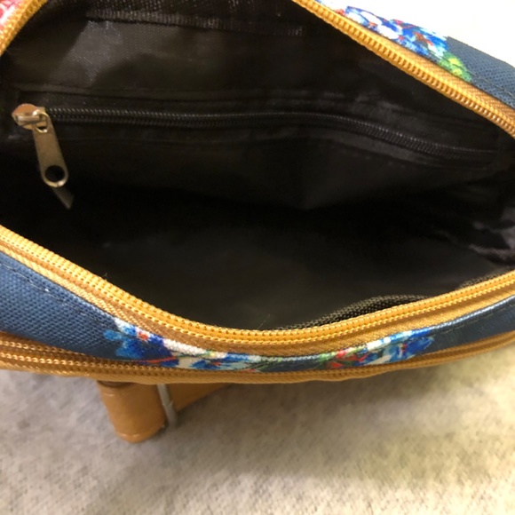 NWOT - Navy Floral Fanny Pack / Shoulder Bag - Picture 12 of 16